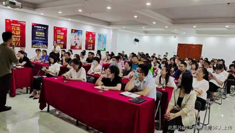 萬居市場：《新營銷賦能培訓》自媒體賦能實體經濟，助力業績倍增